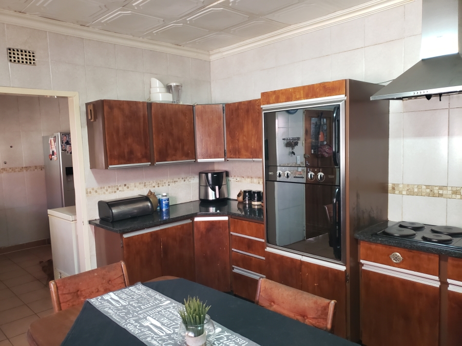 4 Bedroom Property for Sale in Geelhoutpark North West